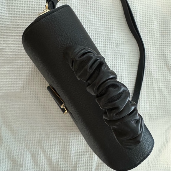 Louis Vuitton Twist Scrunchie Top Handle Bag Leather - Black - Picture 6 of 7